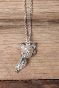 dead-ponies-wolf-necklace